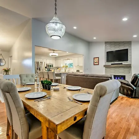 Open Concept Ann Arbor Home Less Than 2 Miles To U Of M!